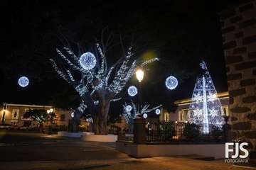 La Navidad ya ilumina Telde/Francisco Javier Santana y Antonio Alí.